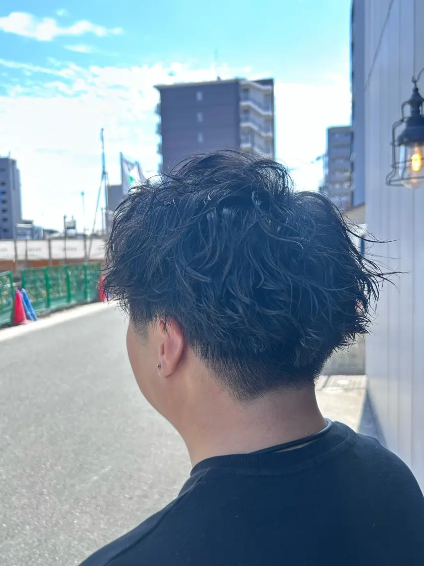 ショート パーマ メンズ カット パーマ メンズ/ピンパーマ /フェード/パーマのヘアスタイル