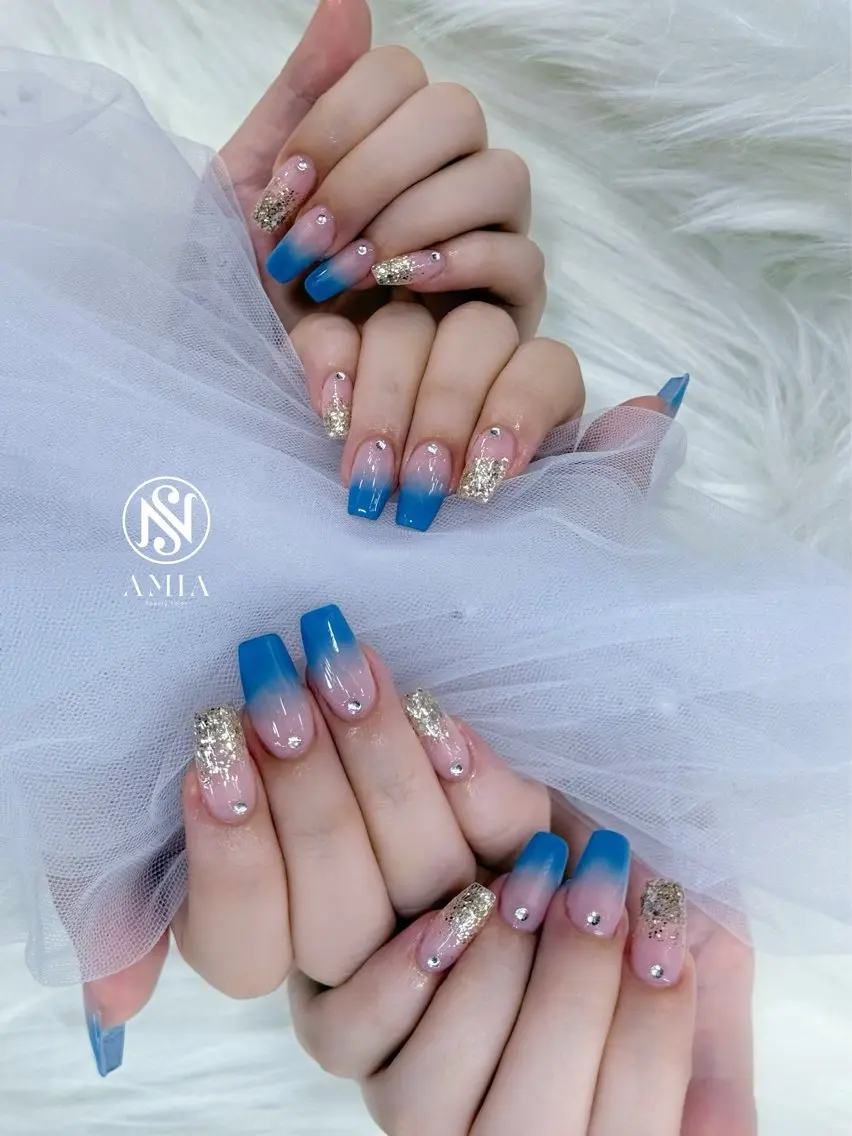 セミロング ハンドネイル 🌟AMIA BEAUTY🌟のネイルデザイン