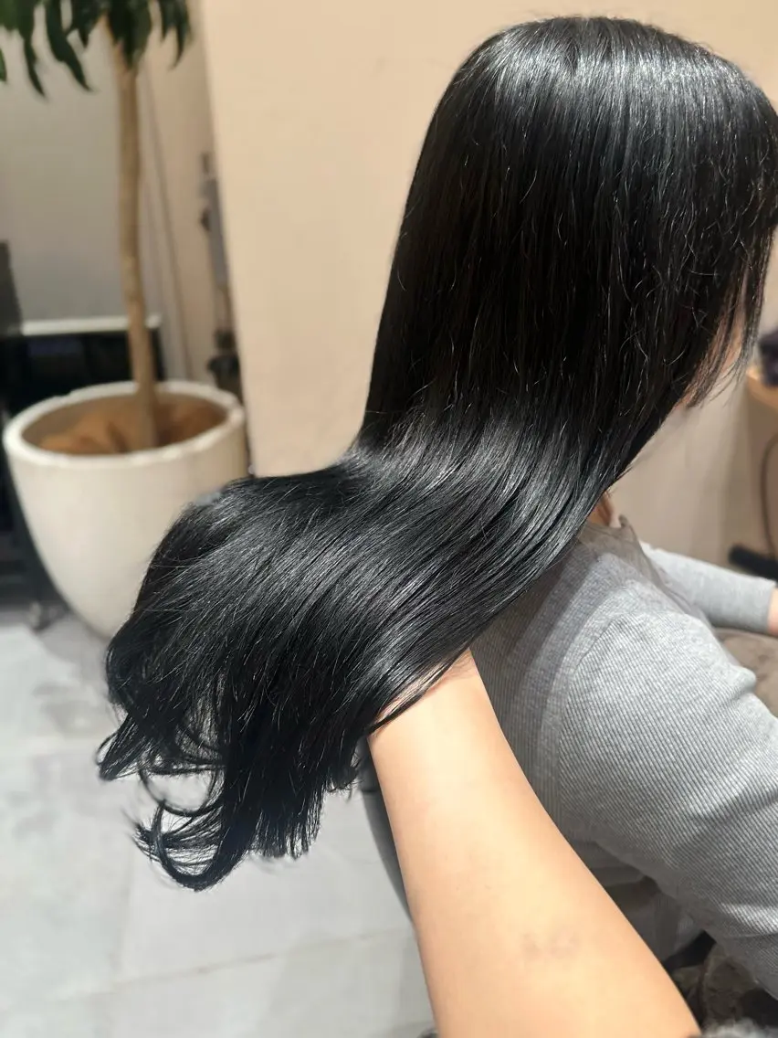 ロング カラー トリートメント ヘッドスパ ヘアセット ミオ💎ショート 透ける暗髪のヘアスタイル