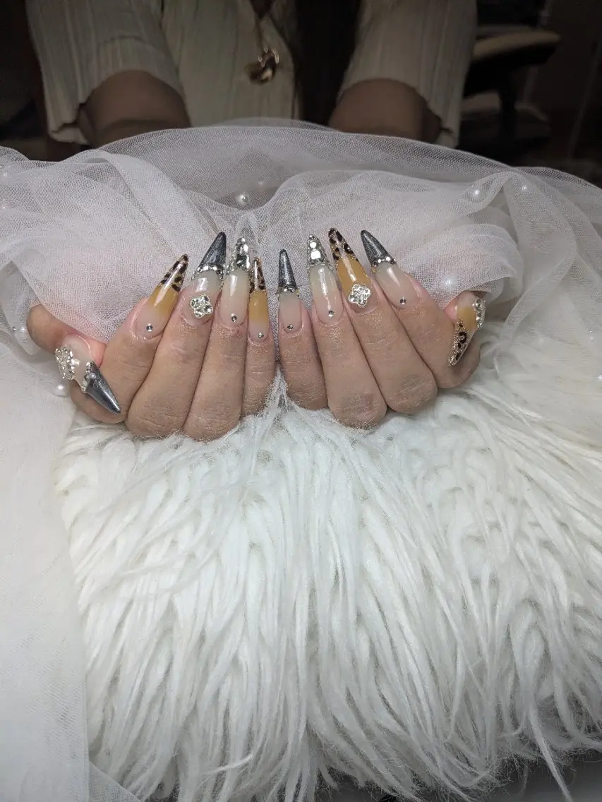 ネイル Queen Nail 研修生のネイルデザイン