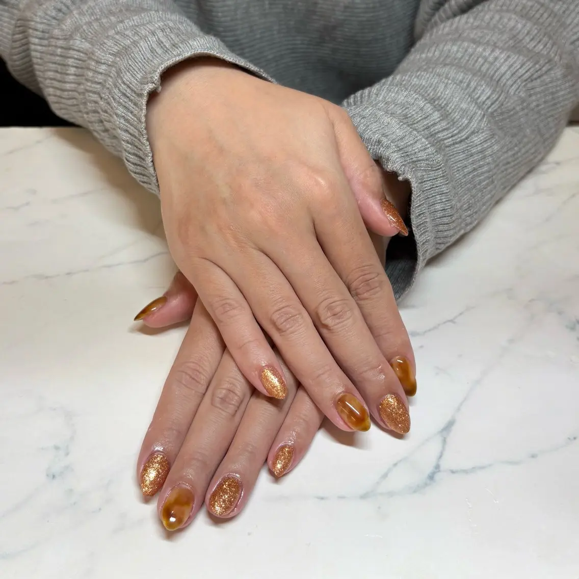 ネイル べっ甲ネイル 💫 さりのネイルデザイン