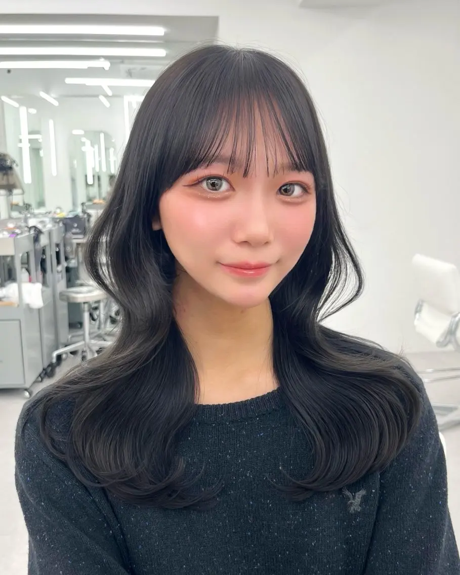 セミロング カラー アッシュ ベージュカラー 黒髪 ブリーチ ブルーカラー トリートメント ヘアセット 透明感カラー✨🩵 韓国ヘアkanatoのヘアスタイル