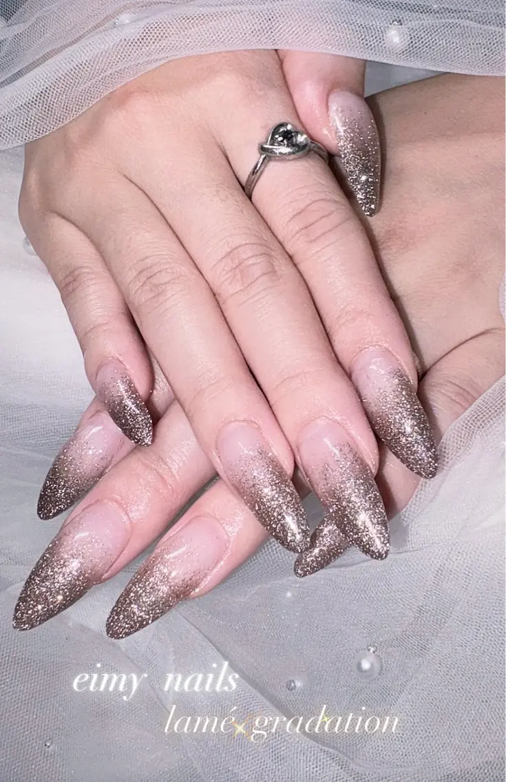 ネイル ブラウン フラッシュネイル グラデーション キラキラネイル ラメ(グリッター) ハンドネイル eimy nails♡のネイルデザイン