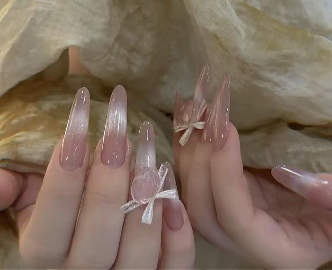 ネイル フラワーネイル フレンチネイル ジェルネイル ガラスフレンチ ハート ハンドネイル BabyYouMi nailのネイルデザイン