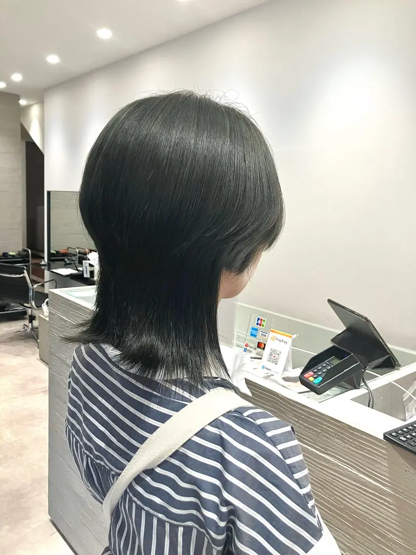 ミディアム カラー ブリーチ グレージュ オリーブグレージュ オリーブグレー サキ🤍ハイトーン 🪩レイヤーカットのヘアスタイル