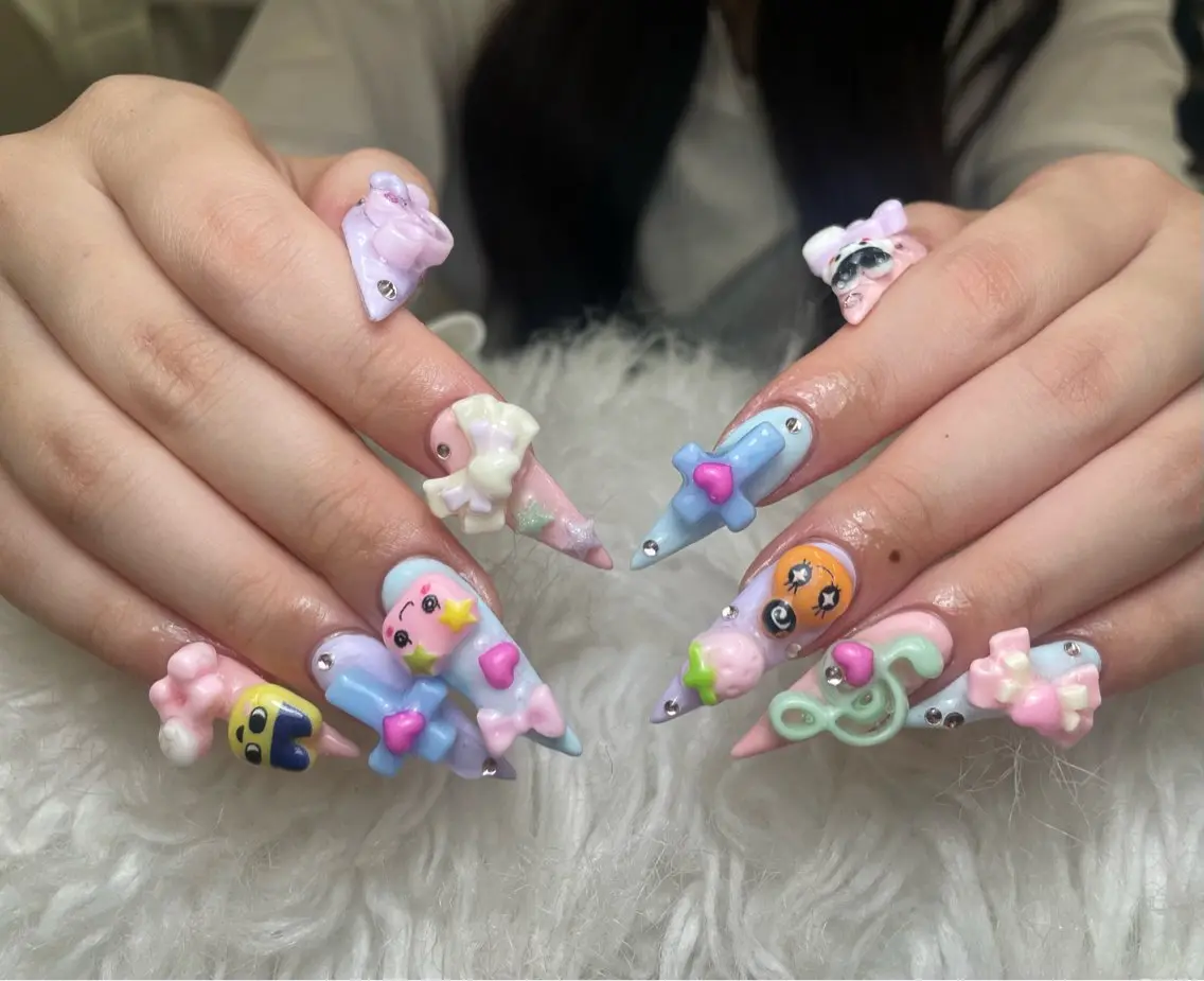 ネイル フレンチネイル ジェルネイル ガーリー 韓国ネイル ロングネイル ハンドネイル ミ ミのネイルデザイン