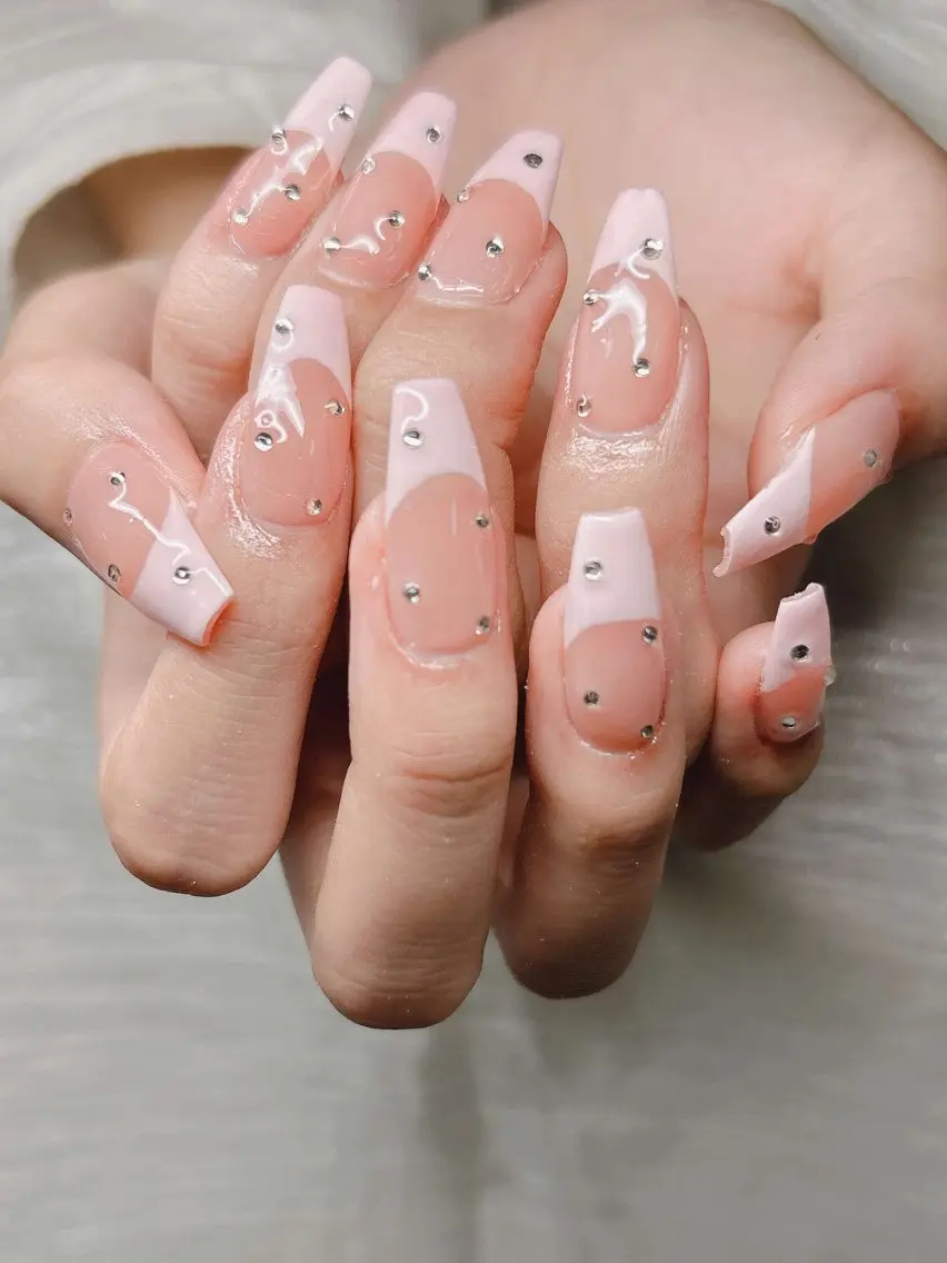 ネイル 長さ出し グラデーション 卒業式 キラキラネイル マグネットネイル Lee Nailsのネイルデザイン