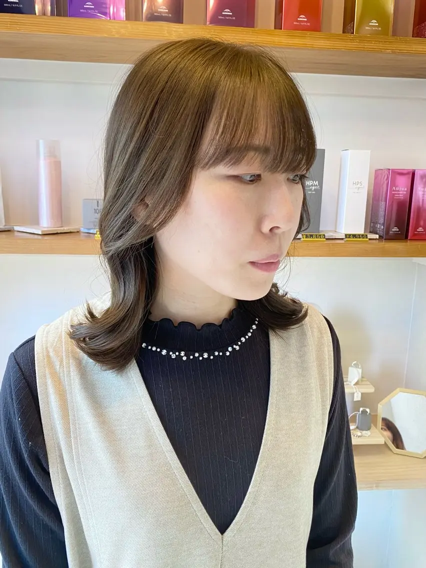 ミディアム アッシュ 中尾 未来/艶カラー /カットモデルのヘアスタイル