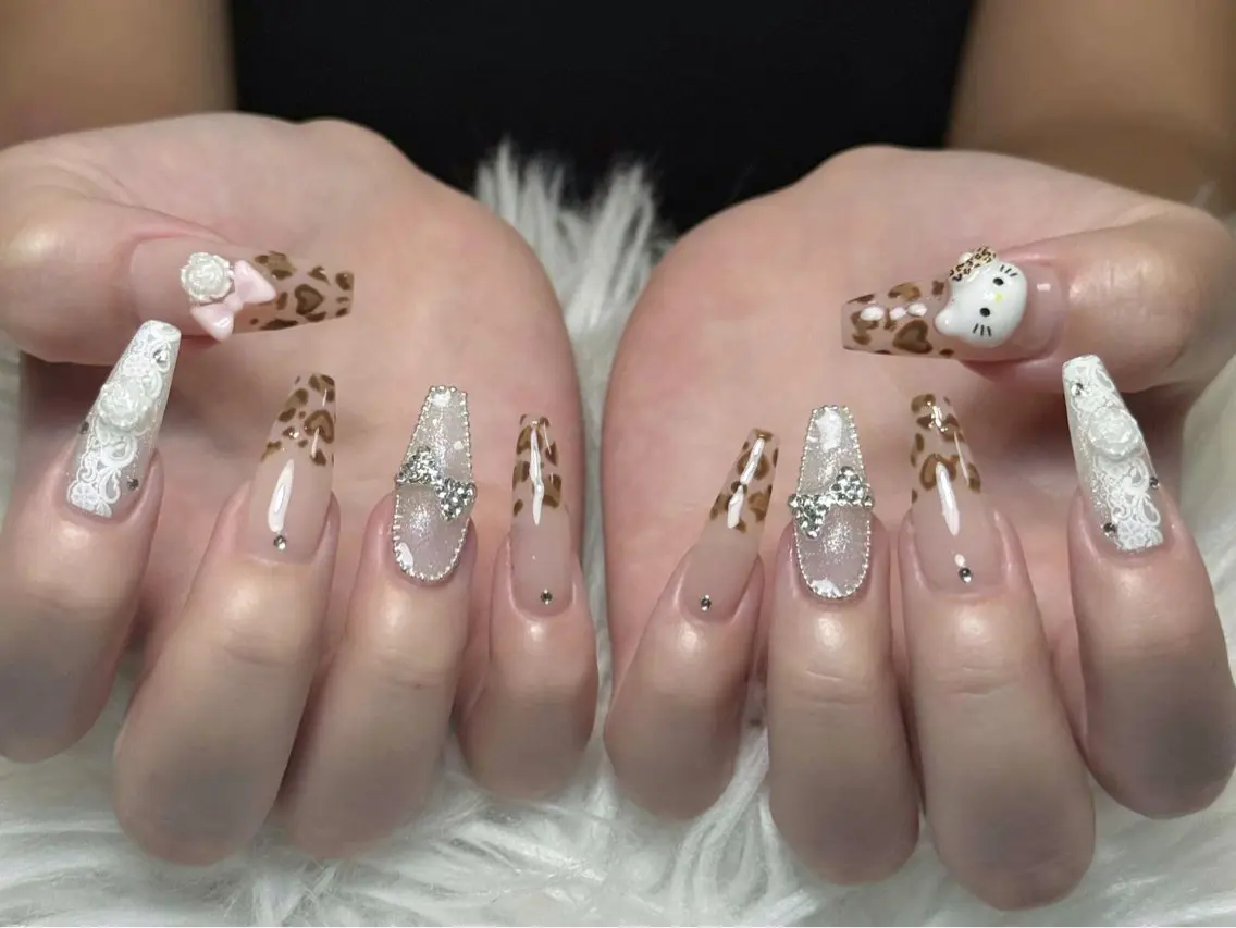 ネイル フレンチネイル ジェルネイル キラキラネイル 韓国ネイル マグネットネイル Julli NailStudioのネイルデザイン