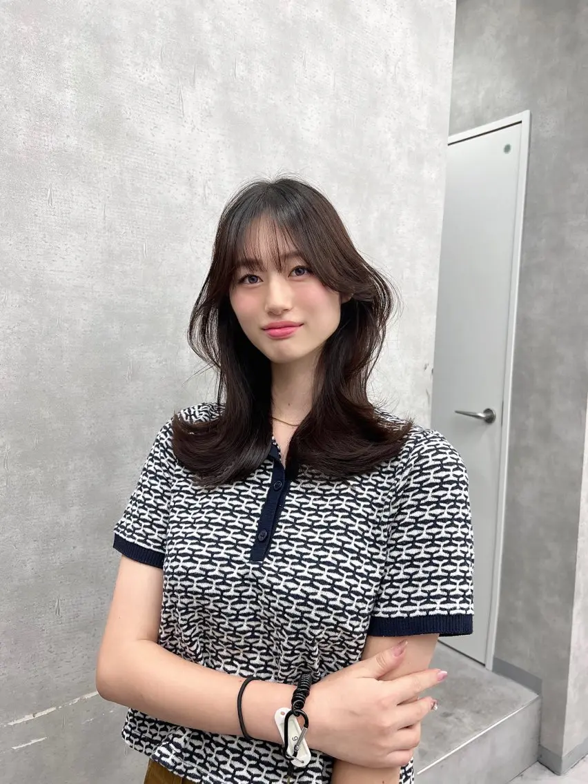 セミロング カラー ベージュカラー くびれヘア 顔まわりレイヤー ヨシンモリ 韓国風ヘア レイヤー/艶カラー /韓国ヘア/高松のヘアスタイル