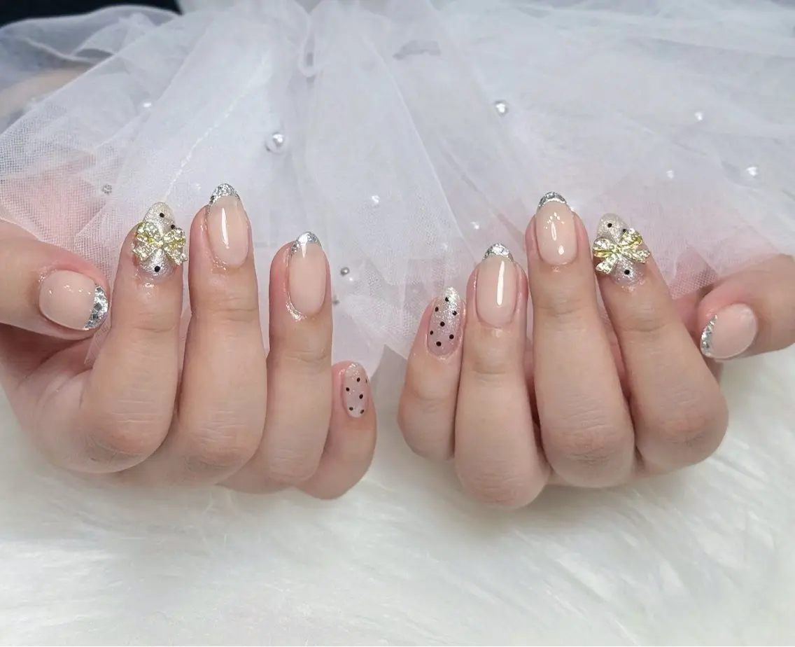 ネイル オーロラネイル チークネイル フットネイル フレンチネイル ジェルネイル Nichi Nailsのネイルデザイン
