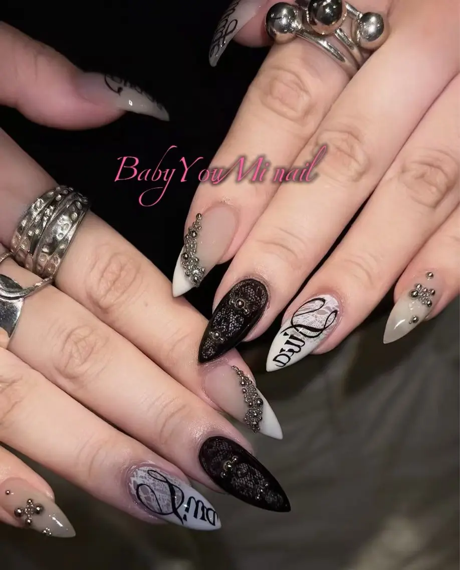 ネイル オーロラネイル フラワーネイル フットネイル フレンチネイル ジェルネイル ハンドネイル BabyYouMi nailのネイルデザイン