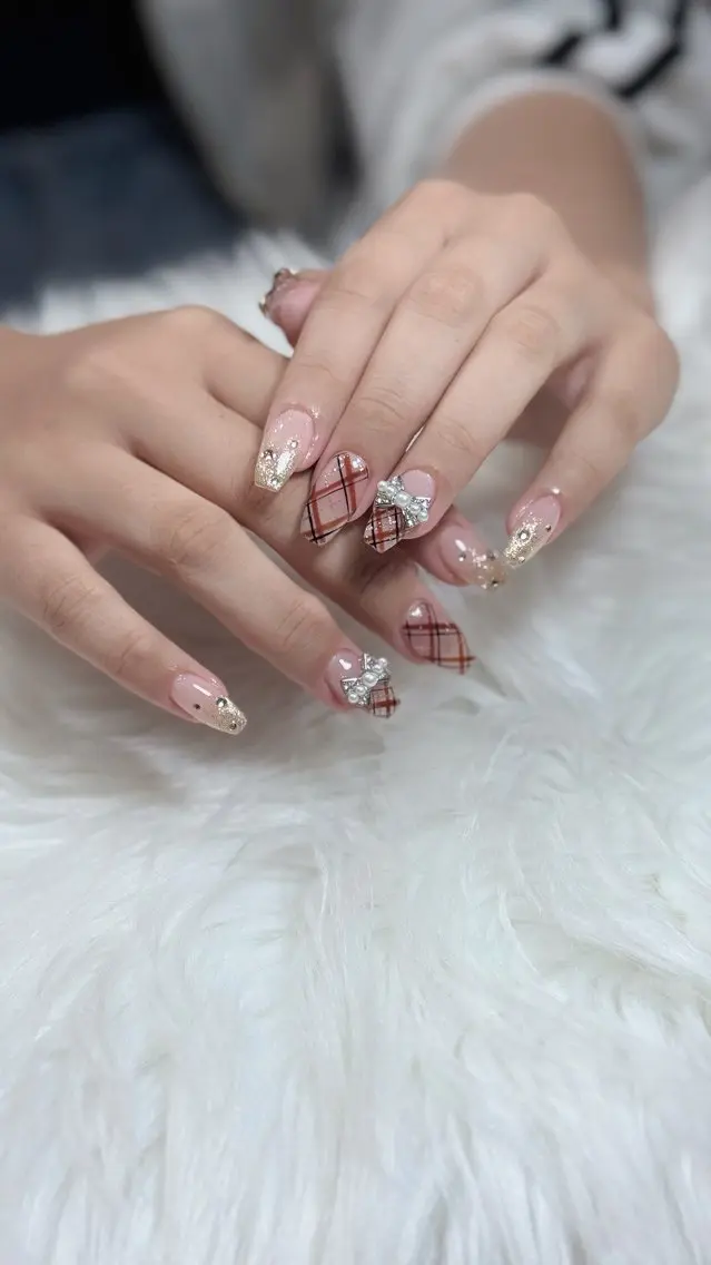 ネイル アートネイル オーロラネイル ジェルネイル 韓国ネイル ロングネイル ハンドネイル Nichi Nailsのネイルデザイン