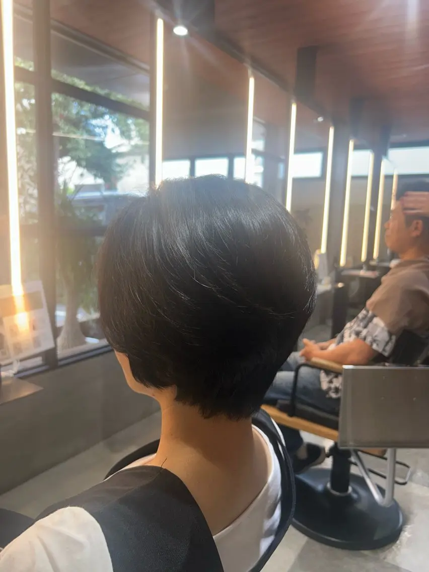ショート カラー カット ヘアカラー 艶カラー/ベージュ/ ショート/安岡哲兵のヘアスタイル