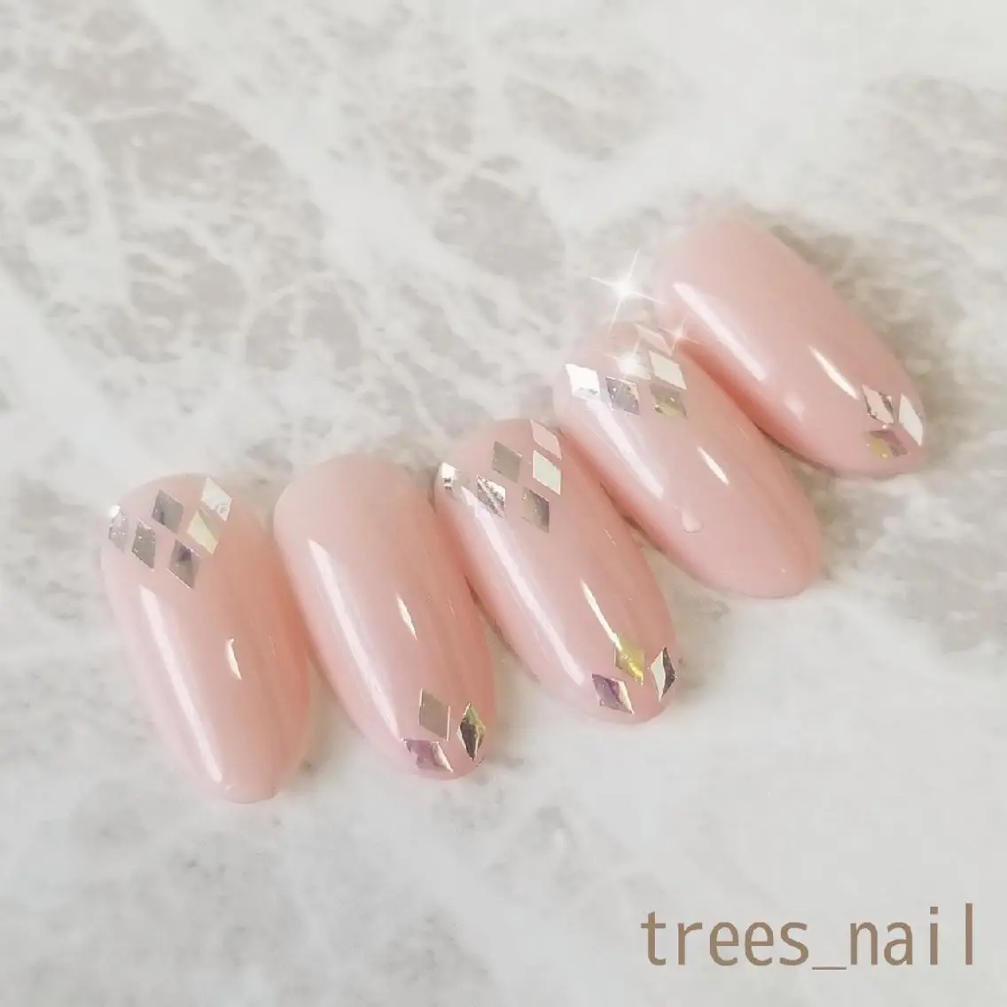 ネイル ジェルネイル ホログラムネイル パラジェル ネイルチップ ハンドネイル フットネイル trees_ nailのネイルデザイン