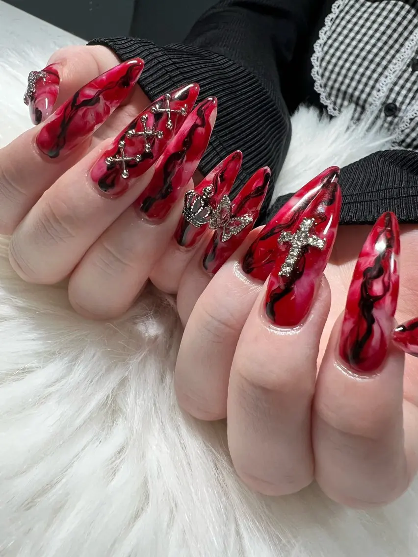 ネイル ゴージャス キラキラネイル ロングネイル 大理石ネイル(マーブル) 赤色 ハンドネイル JFY nail erikaのネイルデザイン