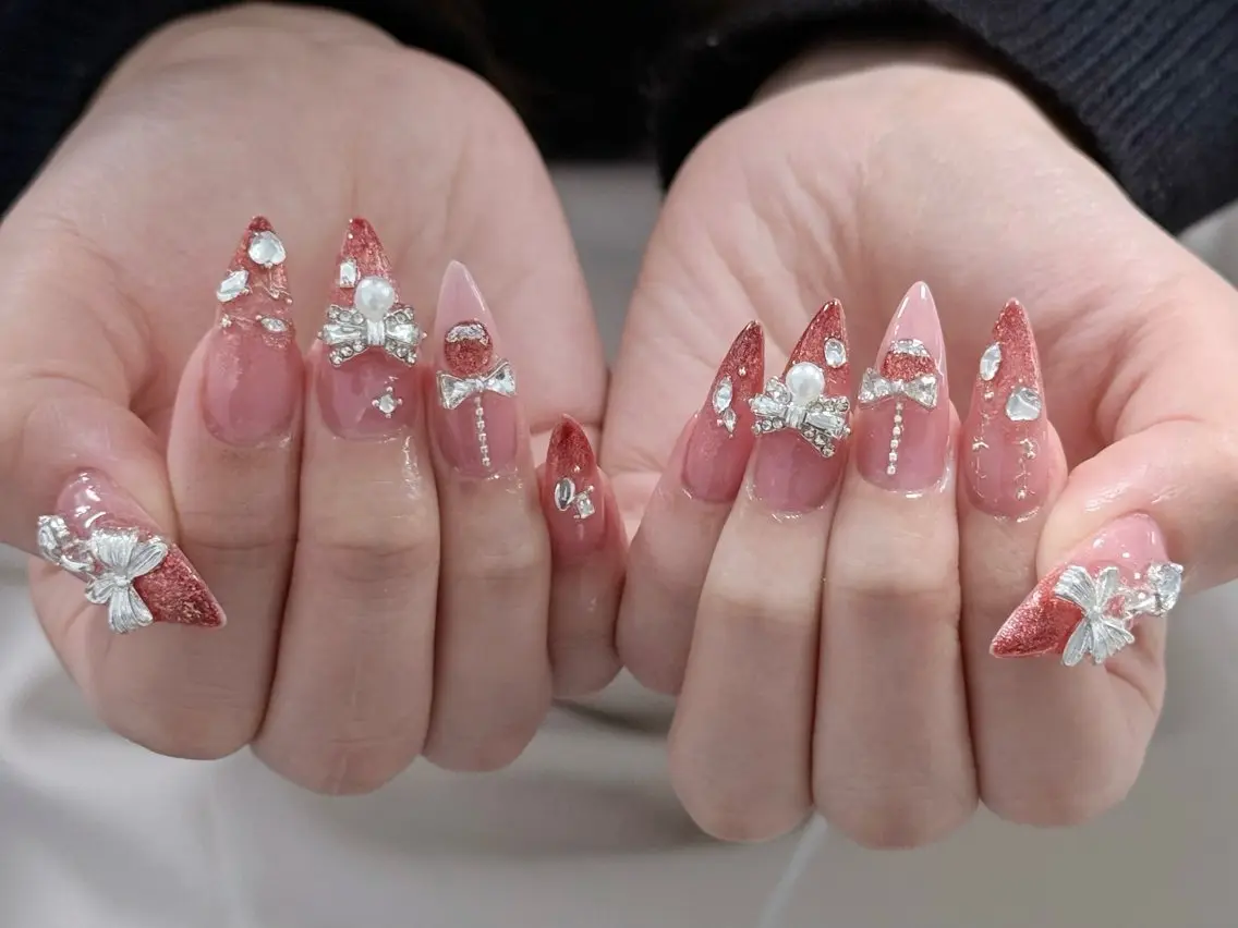 ネイル アートネイル 長さ出し フレンチネイル ジェルネイル キラキラネイル Belle Nail Salonのネイルデザイン