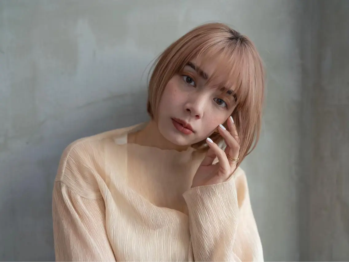 ショート カラー ヘアアレンジ メンズ キッズ 透明感カラー 髪質改善 トリートメント Lisa 海外風スパイラルのヘアスタイル