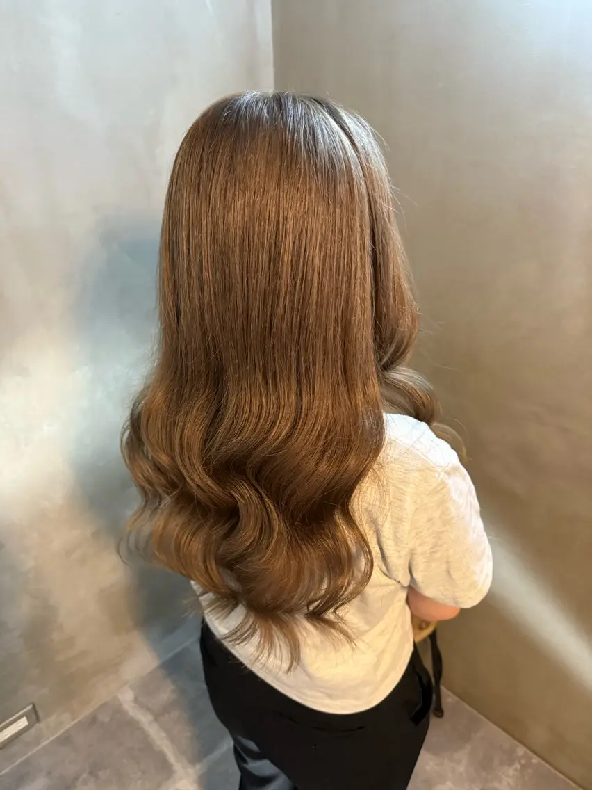 ロング カット ヘアカラー トリートメント 佐伯 桃のヘアスタイル