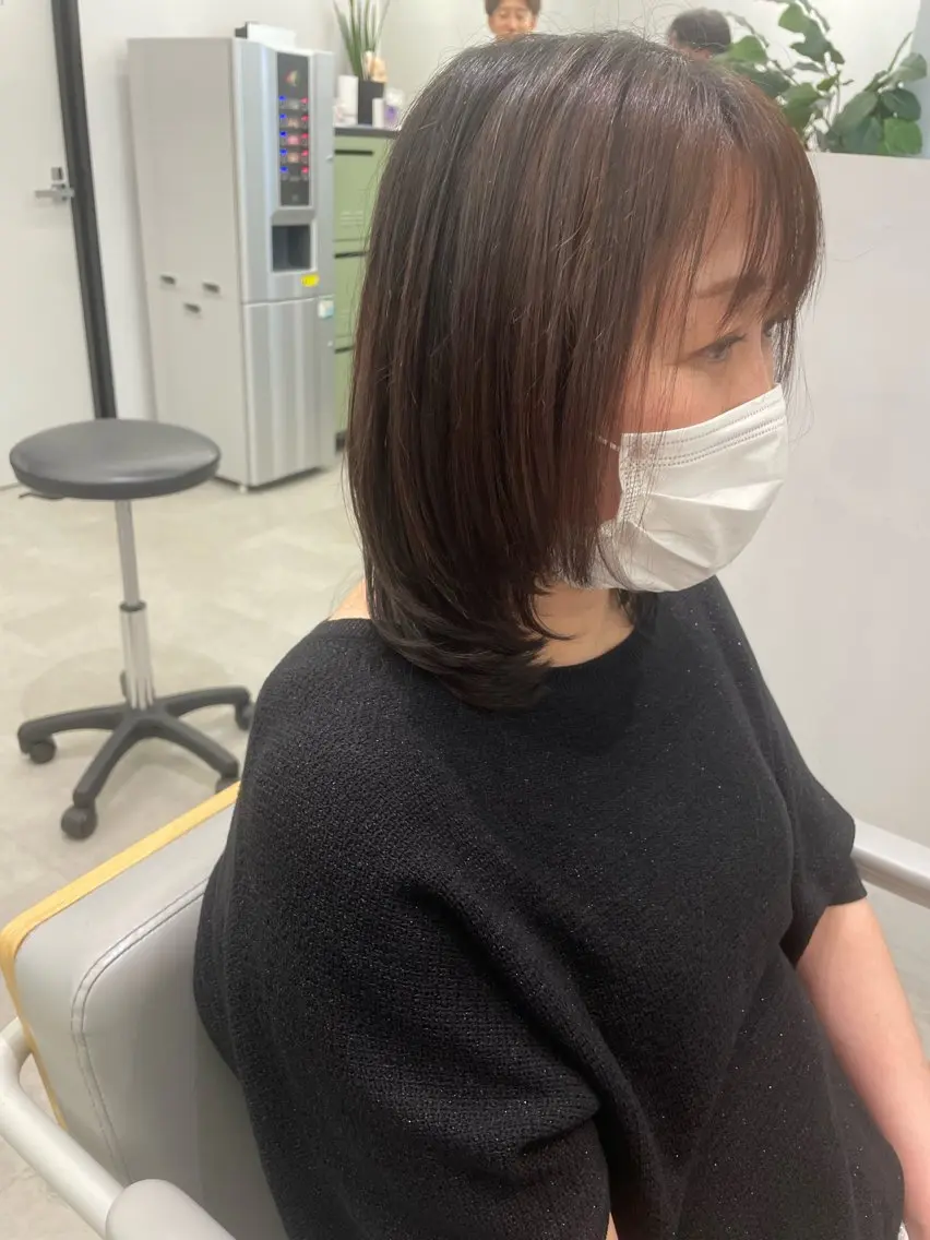 ミディアム 丸岡 成穂のヘアスタイル