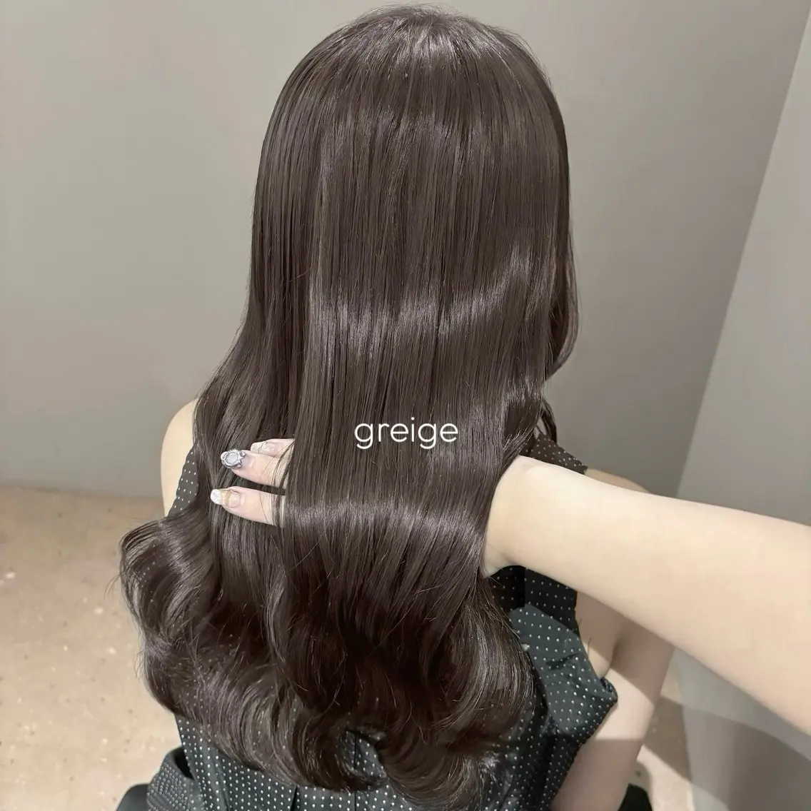 セミロング カラー グレージュ🐰透明感 カラー🫧akihoのヘアスタイル