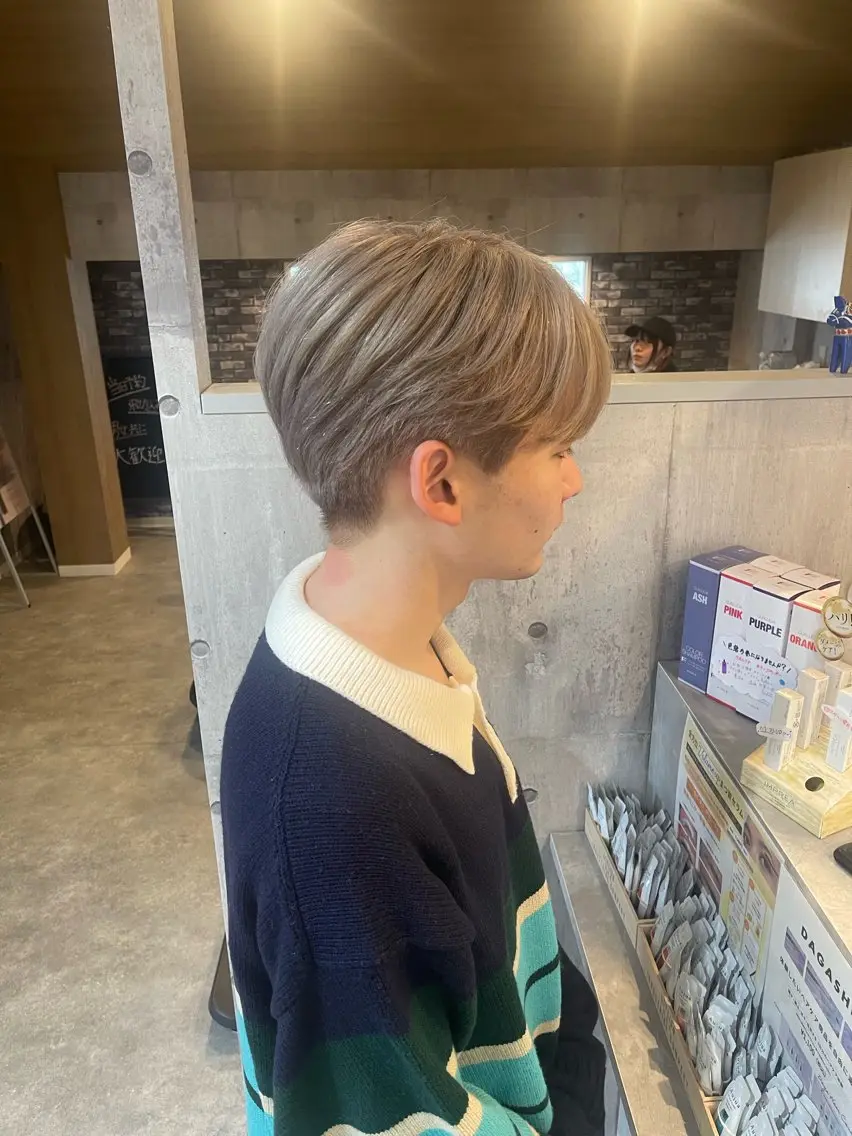 ショート カラー メンズ メンズハイトーン ベージュカラー ハイトーンカラー ミルクティーベージュ カット ヘアカラー トリートメント 透明感カラー/メンズ パーマ/小野田恵太郎のヘアスタイル