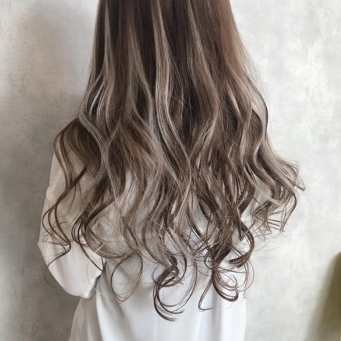 ロング シールエクステ エクステ ハイライト ロング 國生 香織のヘアスタイル