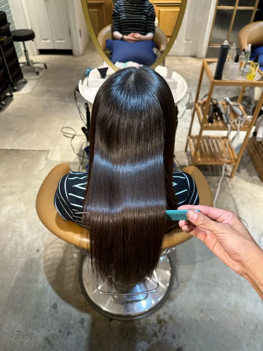 セミロング カラー カット ヘアカラー トリートメント 縮毛矯正/髪質改善 表参道/千田大地のヘアスタイル