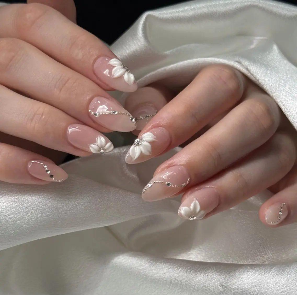 ネイル オーロラネイル ブルー チークネイル フットネイル フレンチネイル ハンドネイル GIN NAILのネイルデザイン