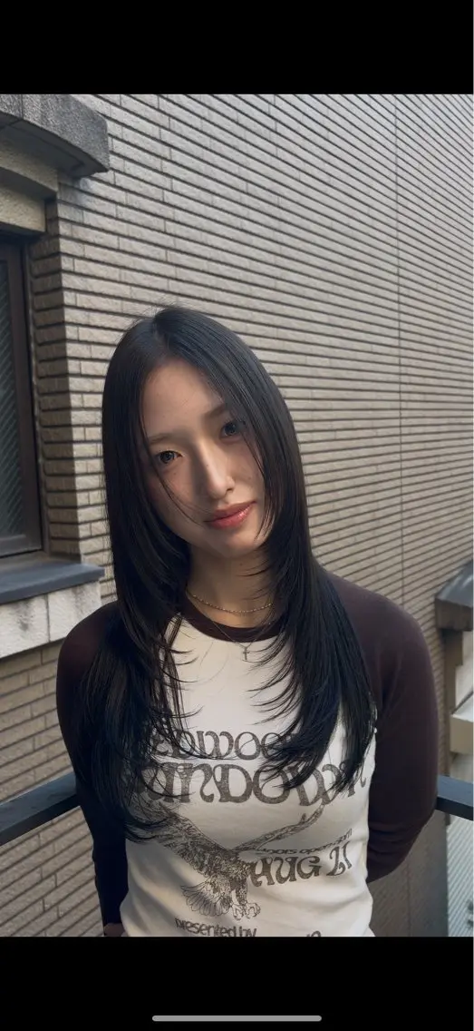 ロング 真下 瑞歩のヘアスタイル