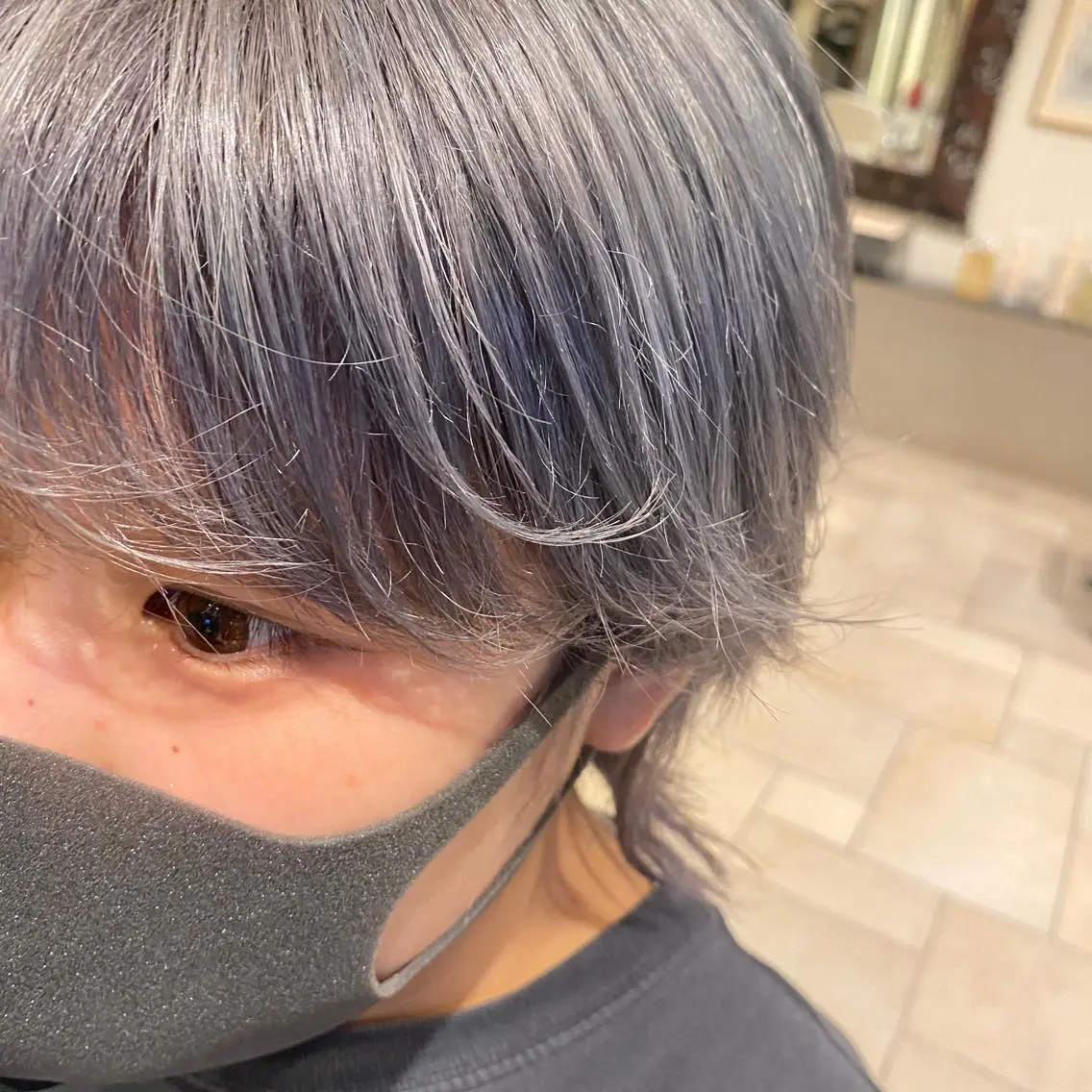 ミディアム カラー パーマ ヘアアレンジ ハイトーンカラー ウルフカット 美髪矯正 韓国レイヤーのヘアスタイル