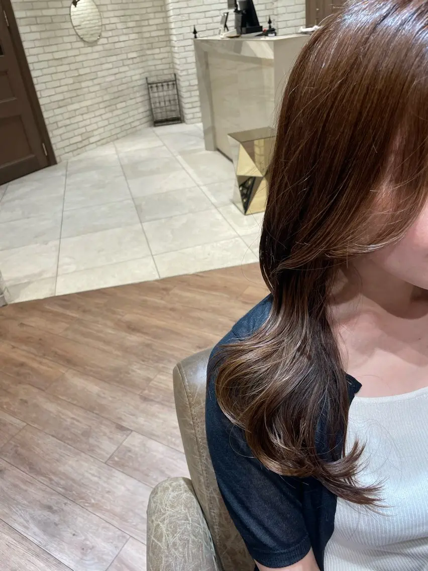 セミロング くびれヘア 韓国風ヘア シモカワ マシロのヘアスタイル