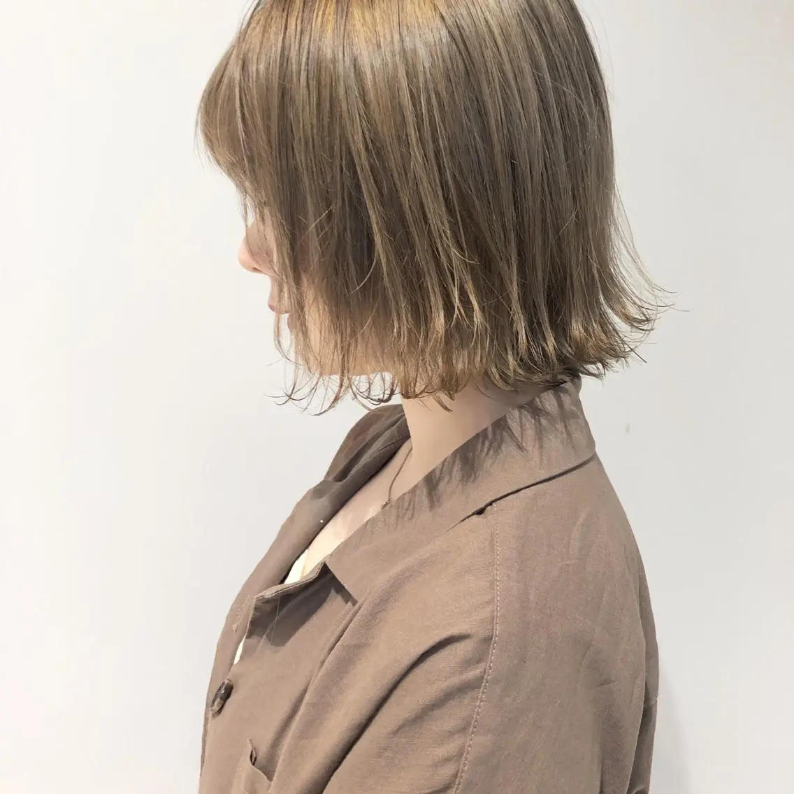 カット＋ダブルカラー＋全体カラー(ケアブリーチ込み)の写真