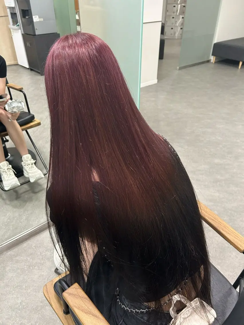 ロング カラー ブリーチ グラデーションカラー ヘアカラー 𝑹𝒊𝒌𝒐 ブリーチ/艶カラーのヘアスタイル