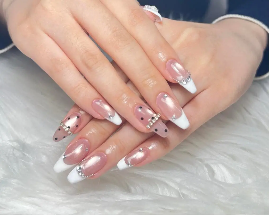 ネイル AURA NAIL 上前津のネイルデザイン