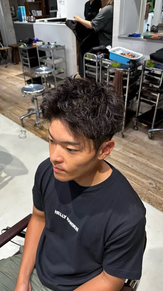 パーマ メンズ スパイキーショート カット パーマ fifth原宿 宮部蓮のヘアスタイル