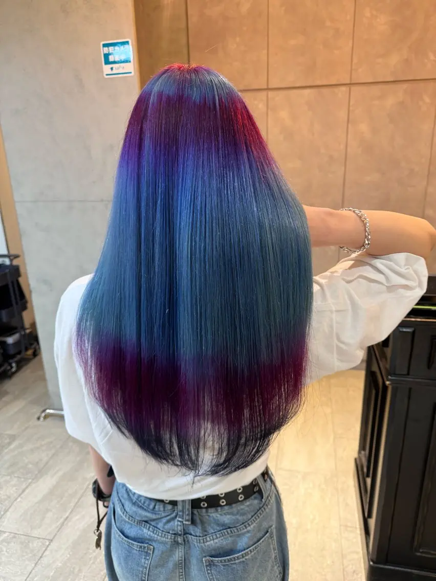 ロング カラー ヘアカラー トリートメント ヘアセット 🌈インナーカラー ‘ショウマ’🌈のヘアスタイル