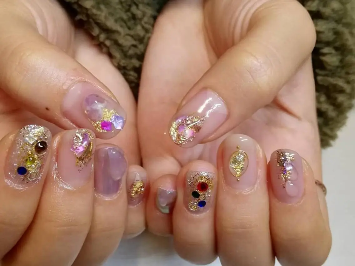 ネイル ストーンネイル ネイルサロンほっこり kanaのネイルデザイン