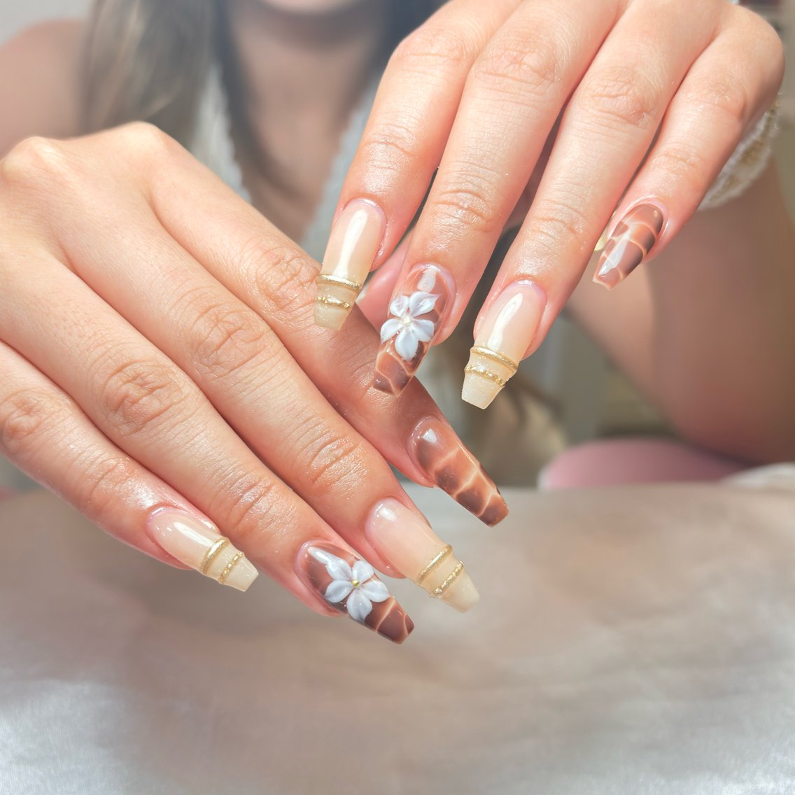 ネイル 桜ネイル 長さ出し フレンチネイル 韓国ネイル マグネットネイル ハンドネイル kiwami305 nail salonのネイルデザイン