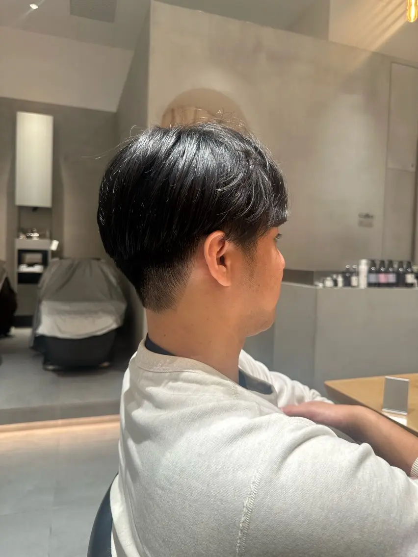 メンズ ミオ💎ショート 透ける暗髪のヘアスタイル