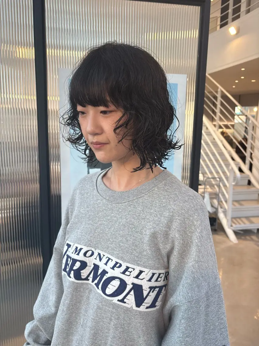 ショート パーマ ボブレイヤー ボブ レイヤーカット カット パーマ tomo🍒パーマ ハイトーン似合わせのヘアスタイル