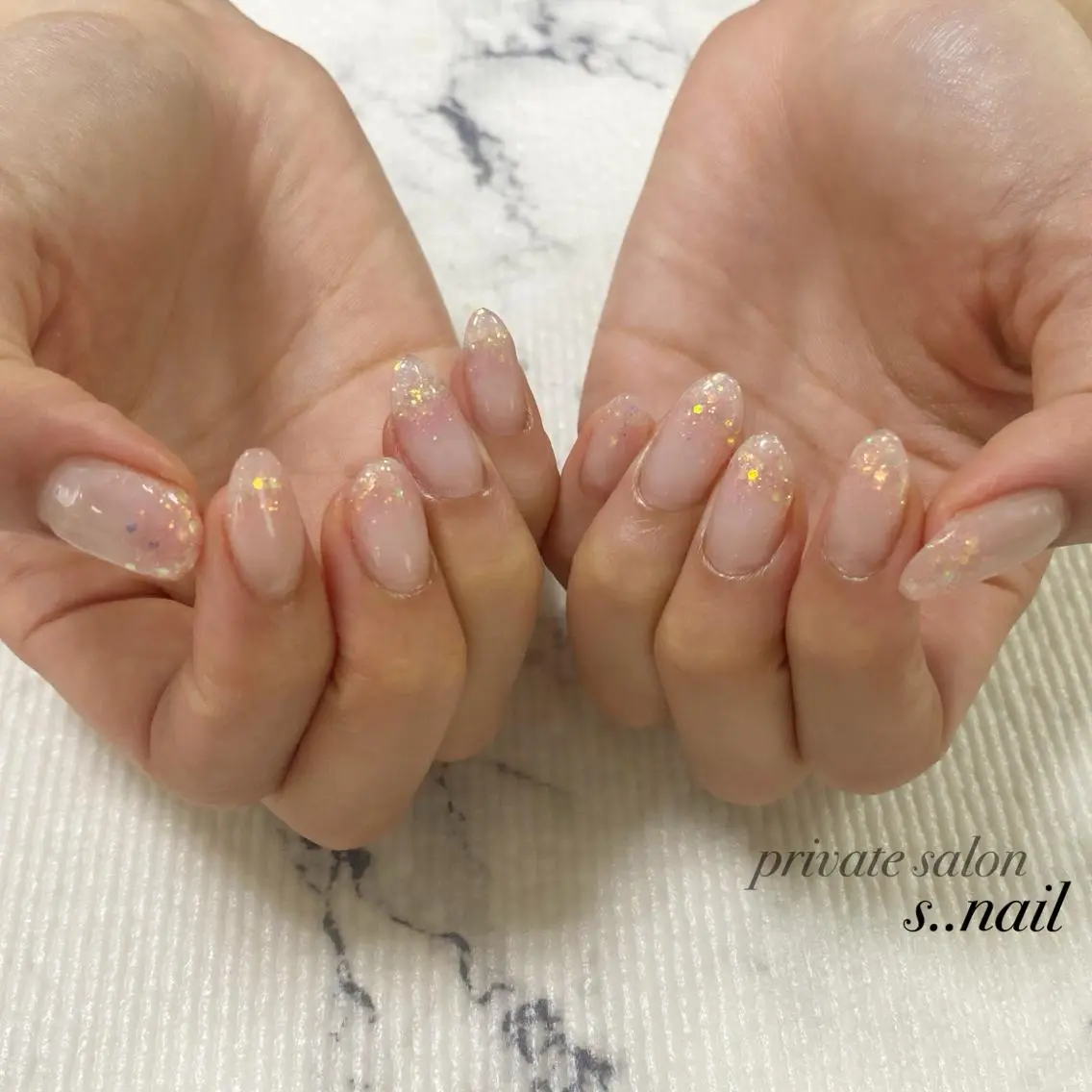 ネイル ラメ(グリッター) ピンク ホワイト ハンドネイル フットネイル s..nail / MORITAのネイルデザイン