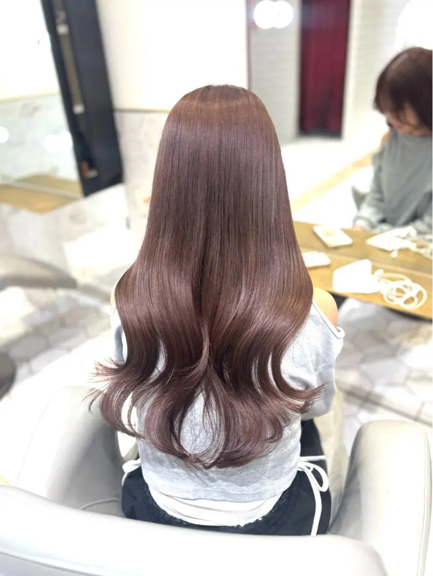 ロング カラー ブラウンカラー costes 今井芽依のヘアスタイル