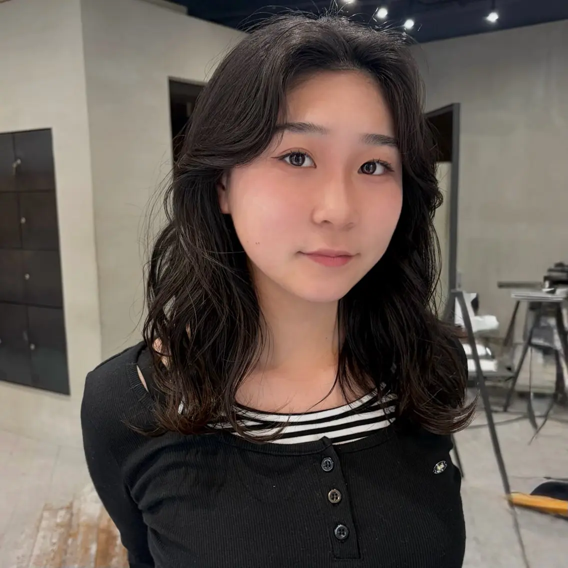 ミディアム カラー グレージュ ラベンダーカラー ラベンダーグレージュ ラベンダーグレー カット ヘアカラー なな/ICI/レイヤ ーパーマ/上前津のヘアスタイル