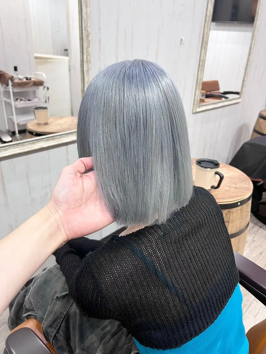 ショート カラー ブリーチ ブルーカラー シルバー 艶髪/ハイトーン特化 店長/SHOHEIのヘアスタイル
