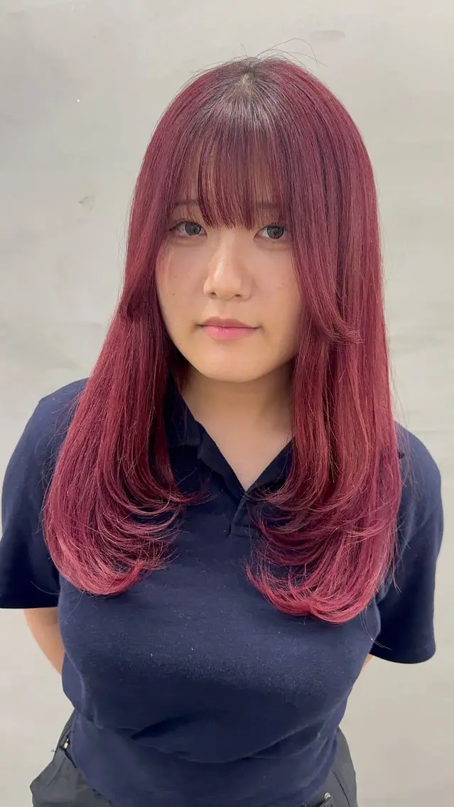 セミロング カラー ヘアアレンジ ブリーチ ダブルカラー ピンクカラー レッドカラー 髪質改善 カット ヘアカラー トリートメント 🌟🍒ハイトーン 韓国ヘア/ユウミのヘアスタイル