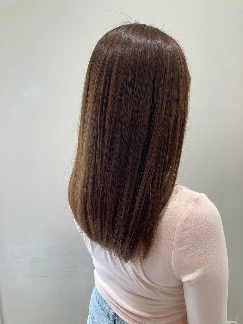 ロング ヘアカラー 折本 沙織のヘアスタイル