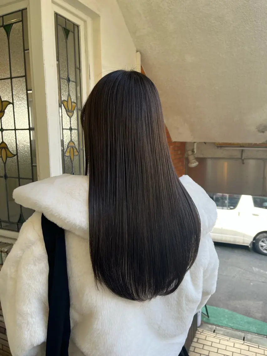 【ミディアム~ロング限定】極艶❕カット+酸性ストレート+プチ髪質改善Trの写真
