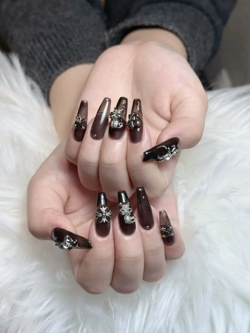 ネイル フレンチネイル ジェルネイル キラキラネイル 韓国ネイル マグネットネイル Julli NailStudioのネイルデザイン