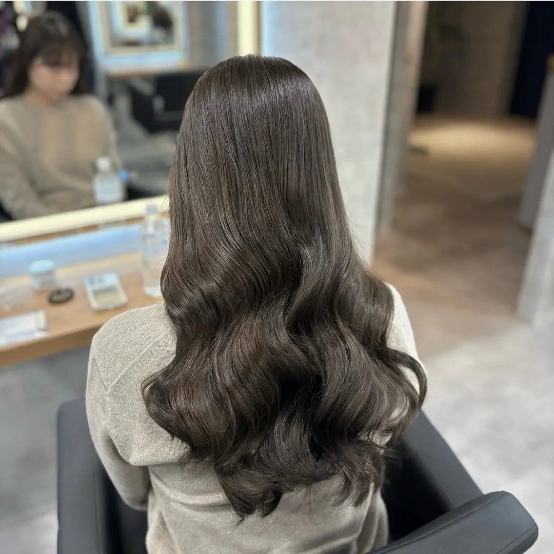 ロング カラー ヘアアレンジ カット ヘアカラー トリートメント ヘアセット レイヤー×透明感カラ ーHAYATOのヘアスタイル